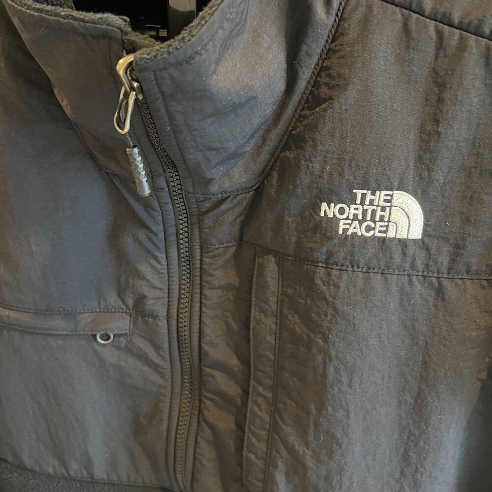 The North Face Black Denali Jacket (Size Medium) - Picture 7 of 8
